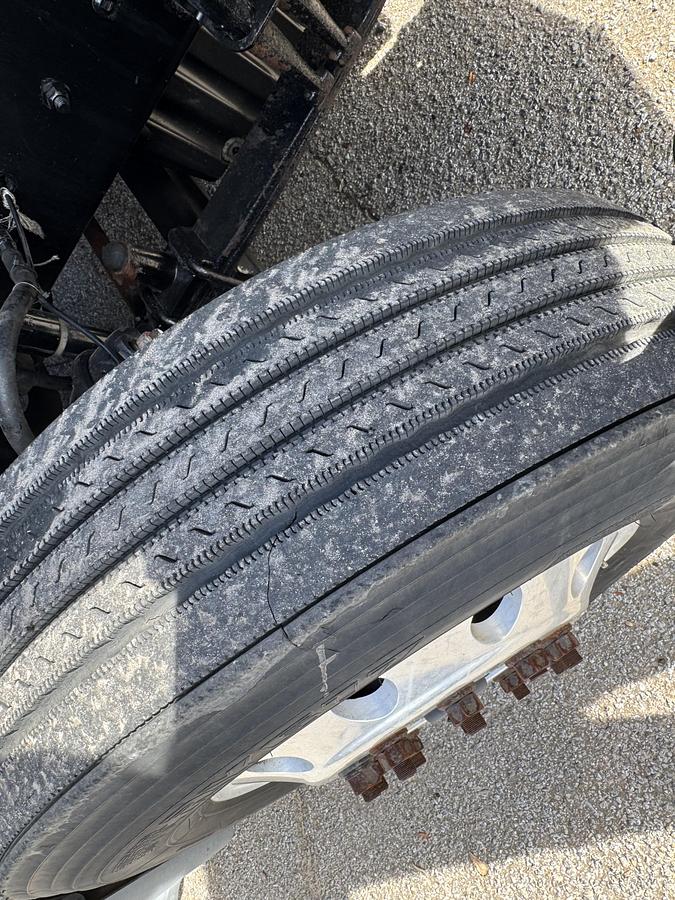 Used 2013 Freightliner CASCADIA