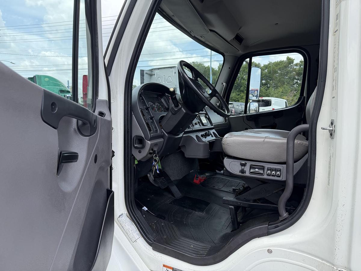 Used 2019 Freightliner M2 106