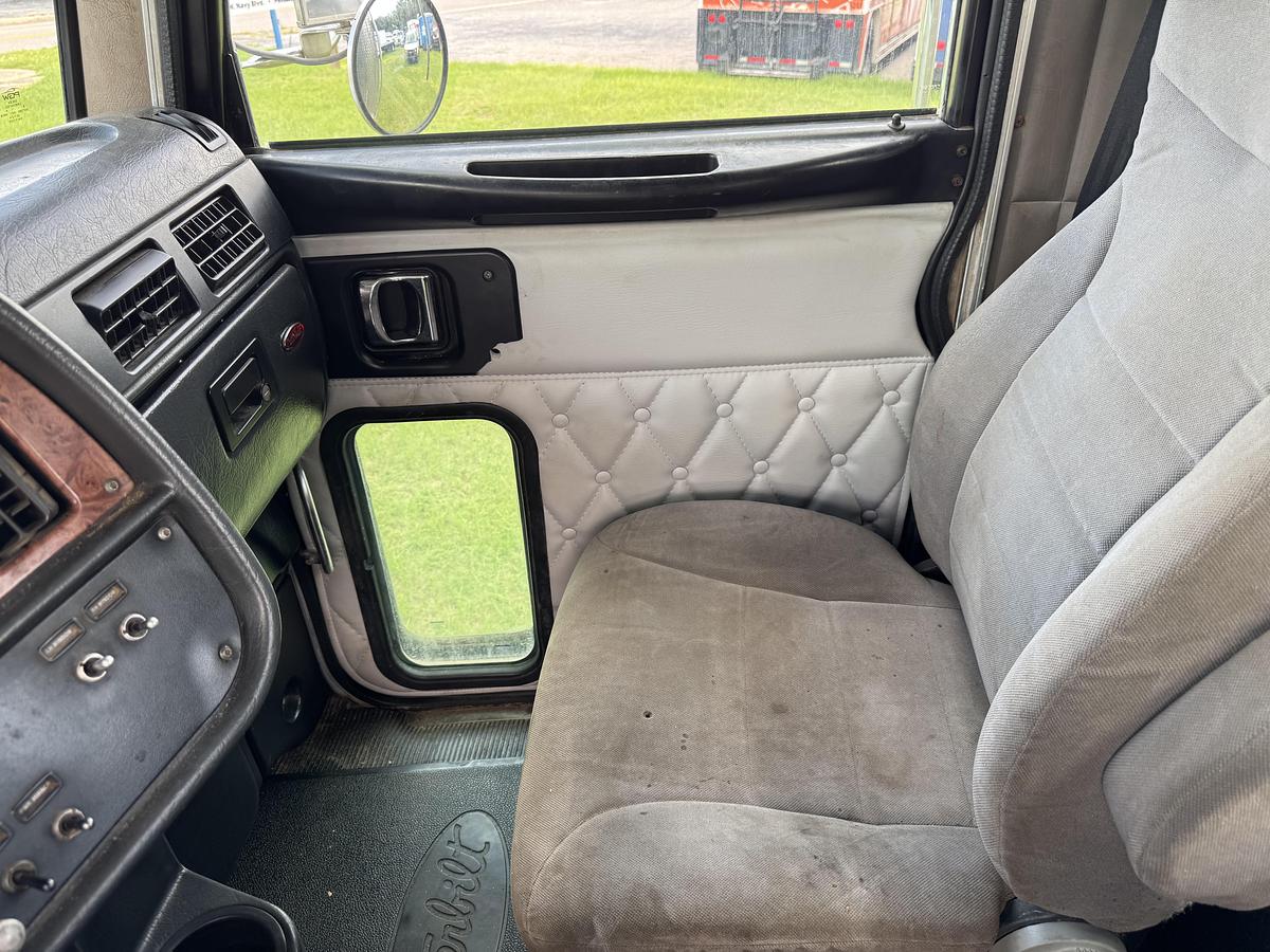 Used 2005 Peterbilt 378