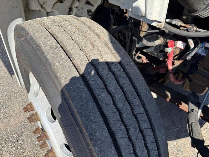 Used 2007 FREIGHTLINER M2 106