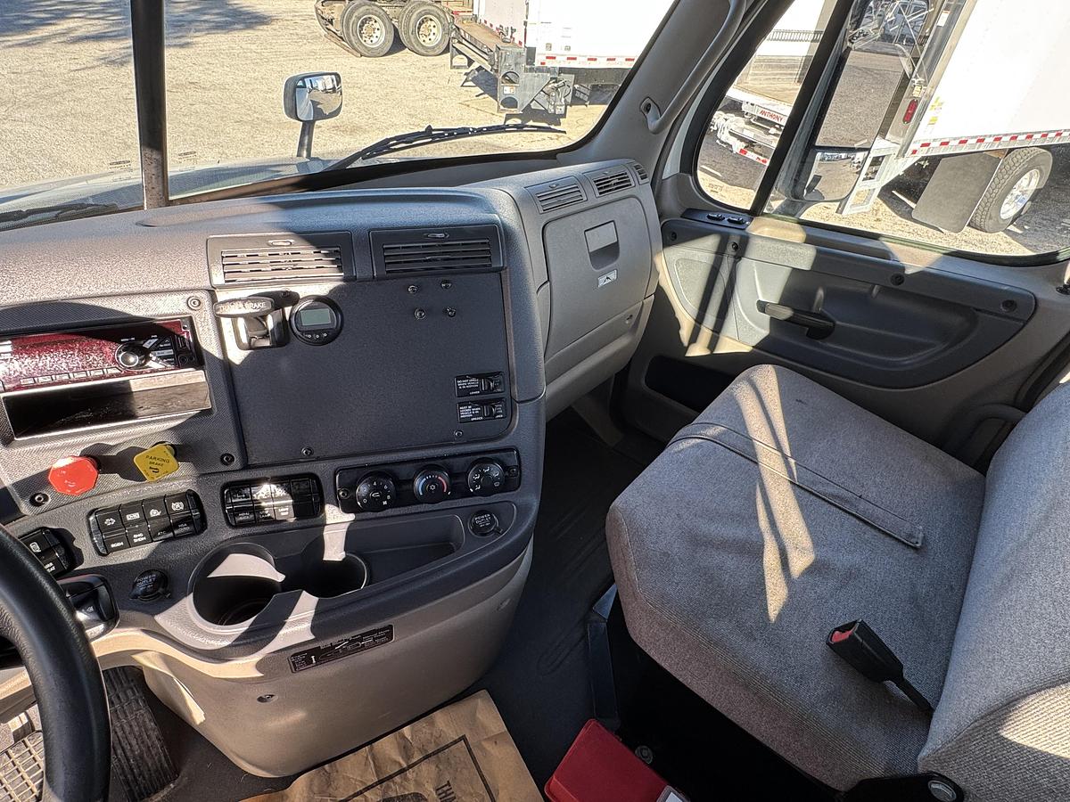 Used 2019 Freightliner® CASCADIA
