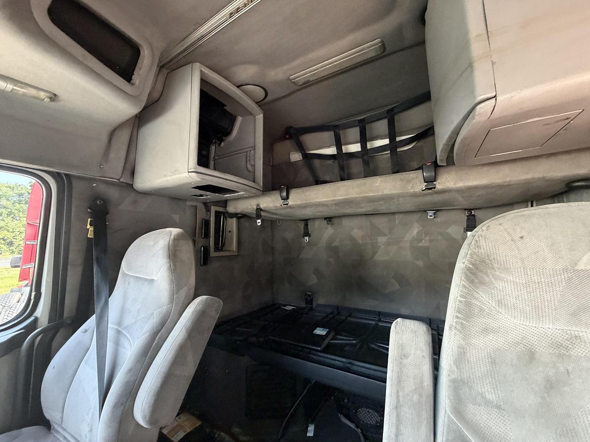 Used 2007 VOLVO VNL