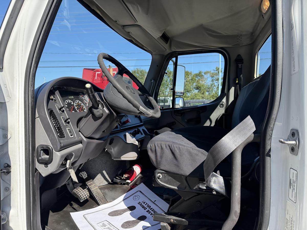 Used 2015 Freightliner M2 106