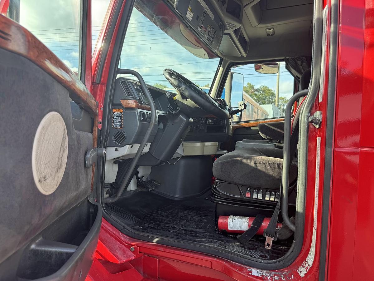 Used 2007 VOLVO VNL 780