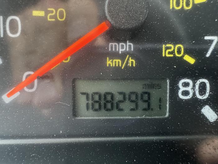 Used 2003 VOLVO VNL 64T