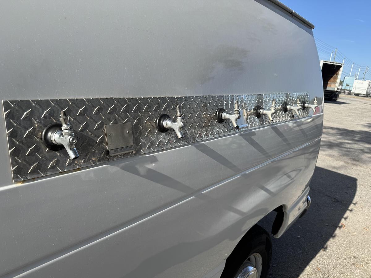 Used 2006 FORD ECONOLINE VAN E-150