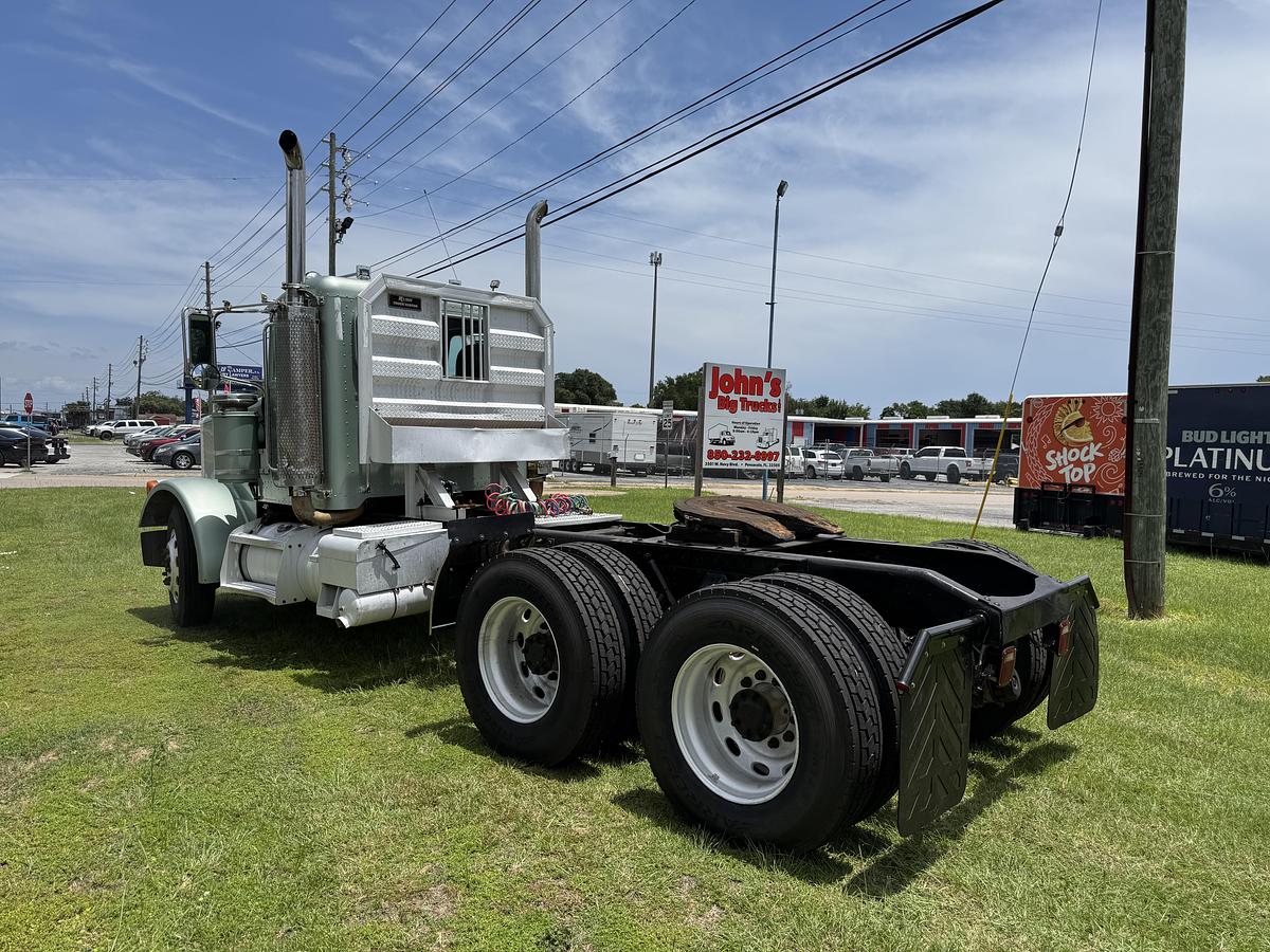 Used 2005 Peterbilt 378