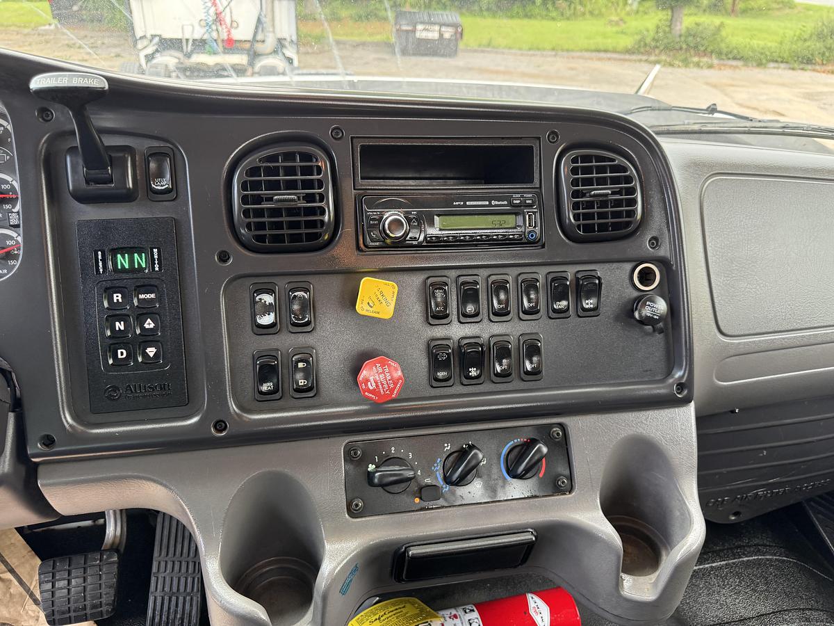 Used 2016 Freightliner® 108SD