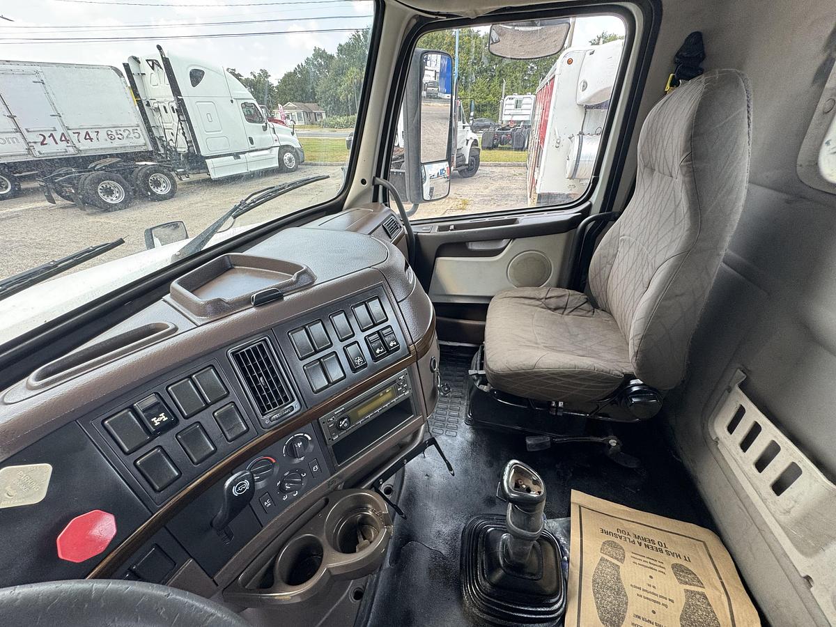 Used 2013 VOLVO VNL