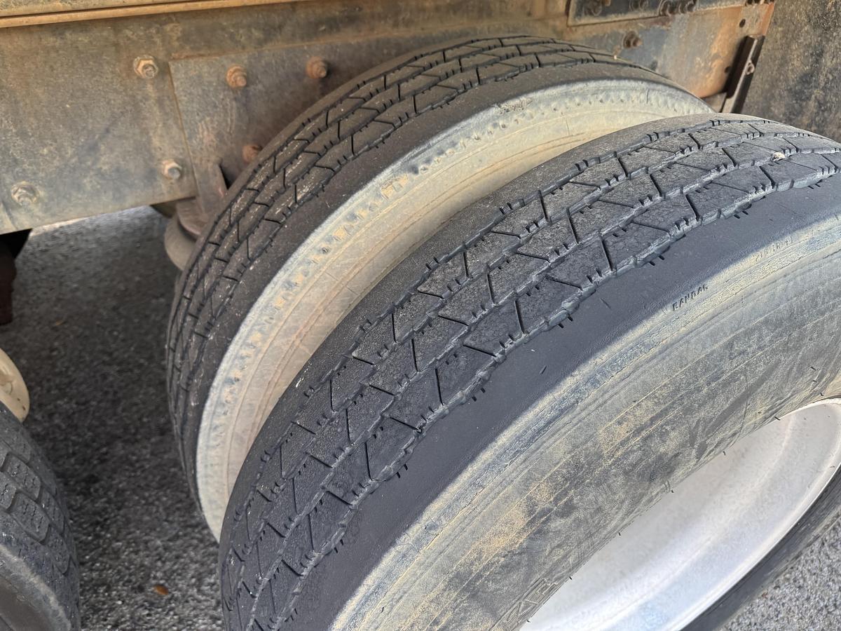 Used 2006 STERLING LT9500