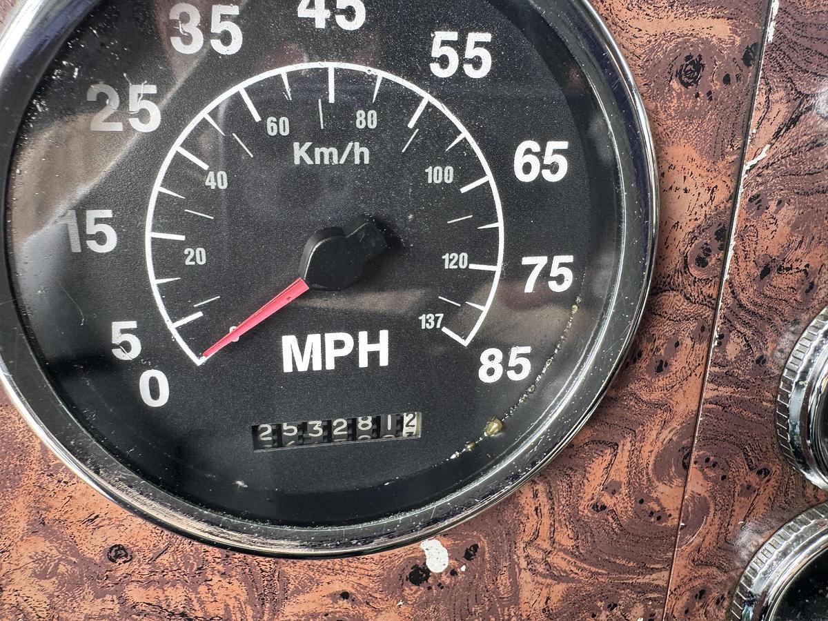 Used 2002 International® 9200i