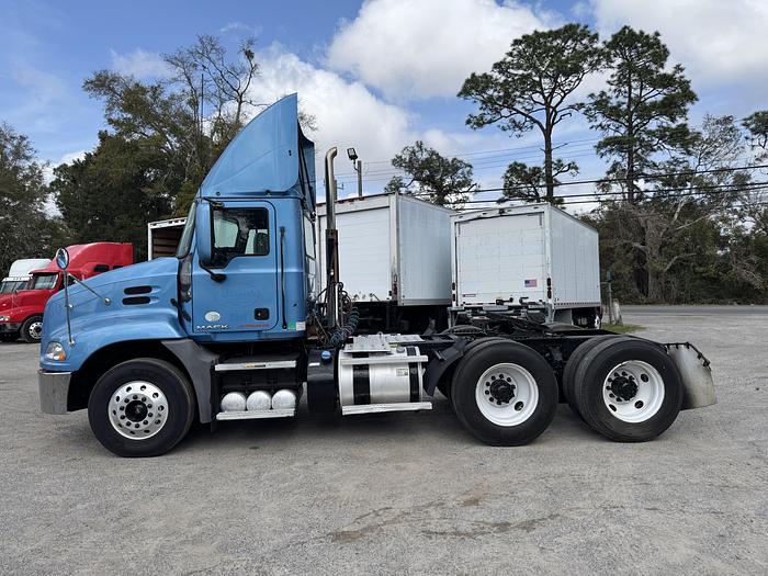 Used 2014 MACK CXU613