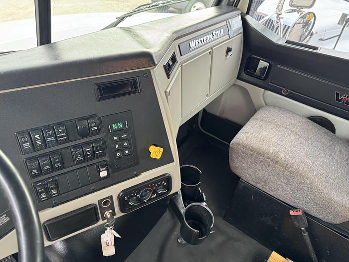 Used 2016 WESTERN STAR 4700 SF