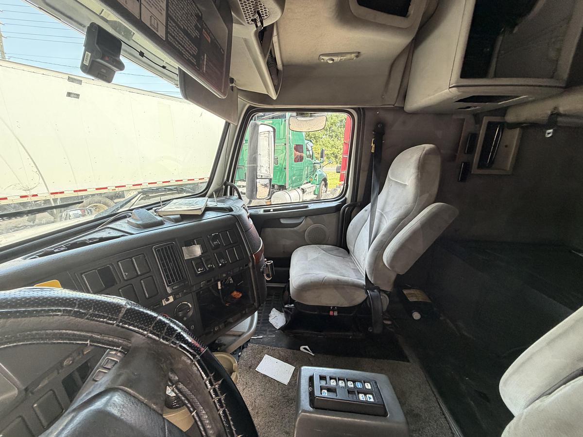 Used 2007 VOLVO VNL