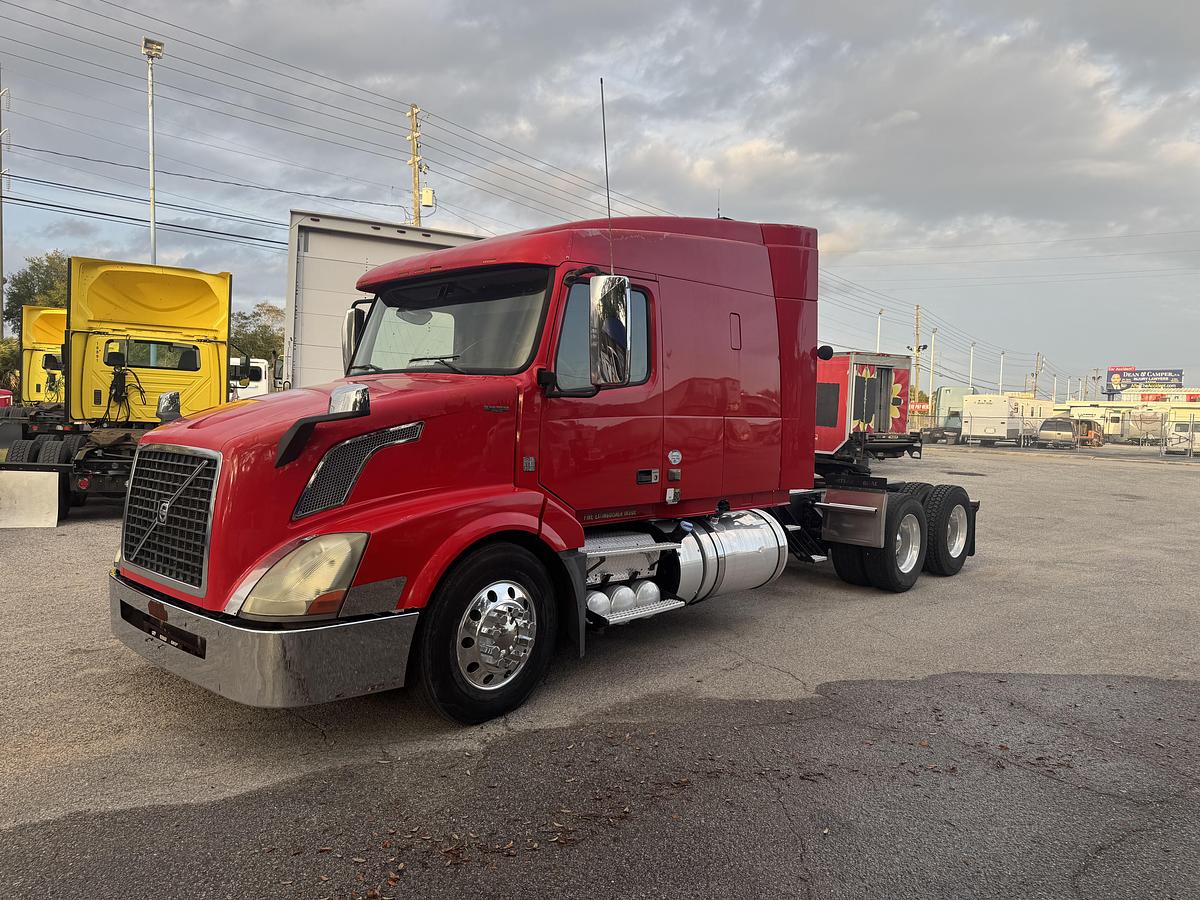 Used 2013 VOLVO VNL 64T