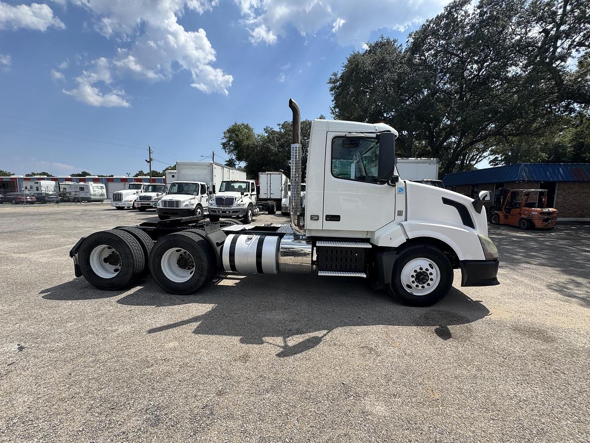 Used 2013 VOLVO VNL