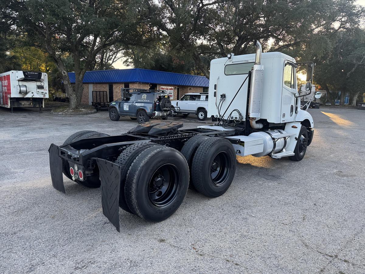 Used 2005 Freightliner® COLUMBIA