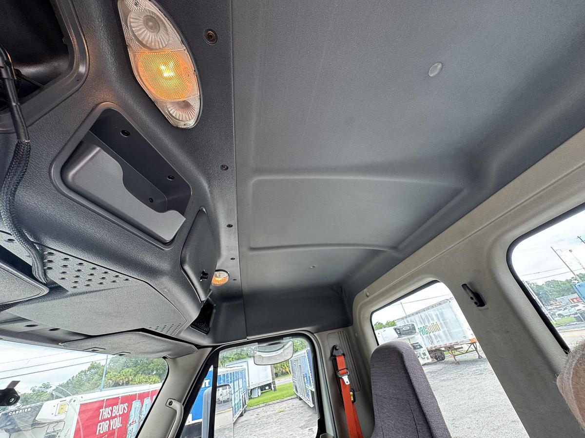 Used 2016 Freightliner® CASCADIA