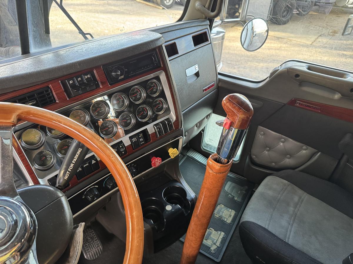 Used 2007 KENWORTH W900L