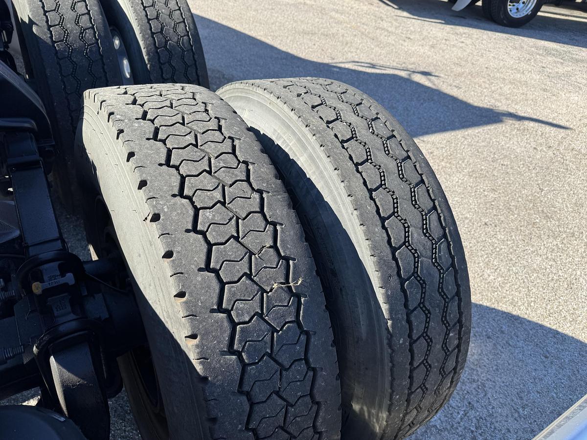 Used 2012 PETERBILT 386