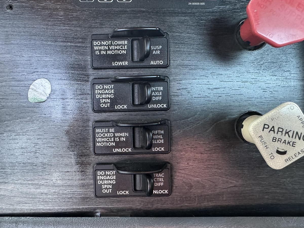 Used 2005 Freightliner® COLUMBIA