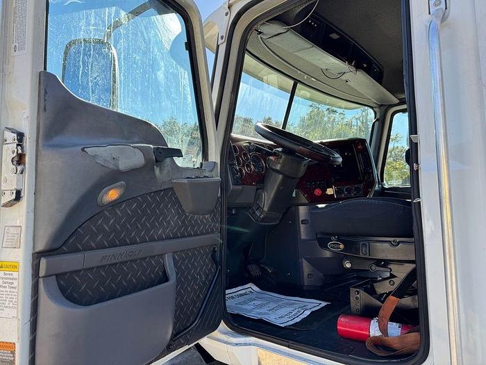 Used 2013 MACK CXU 613