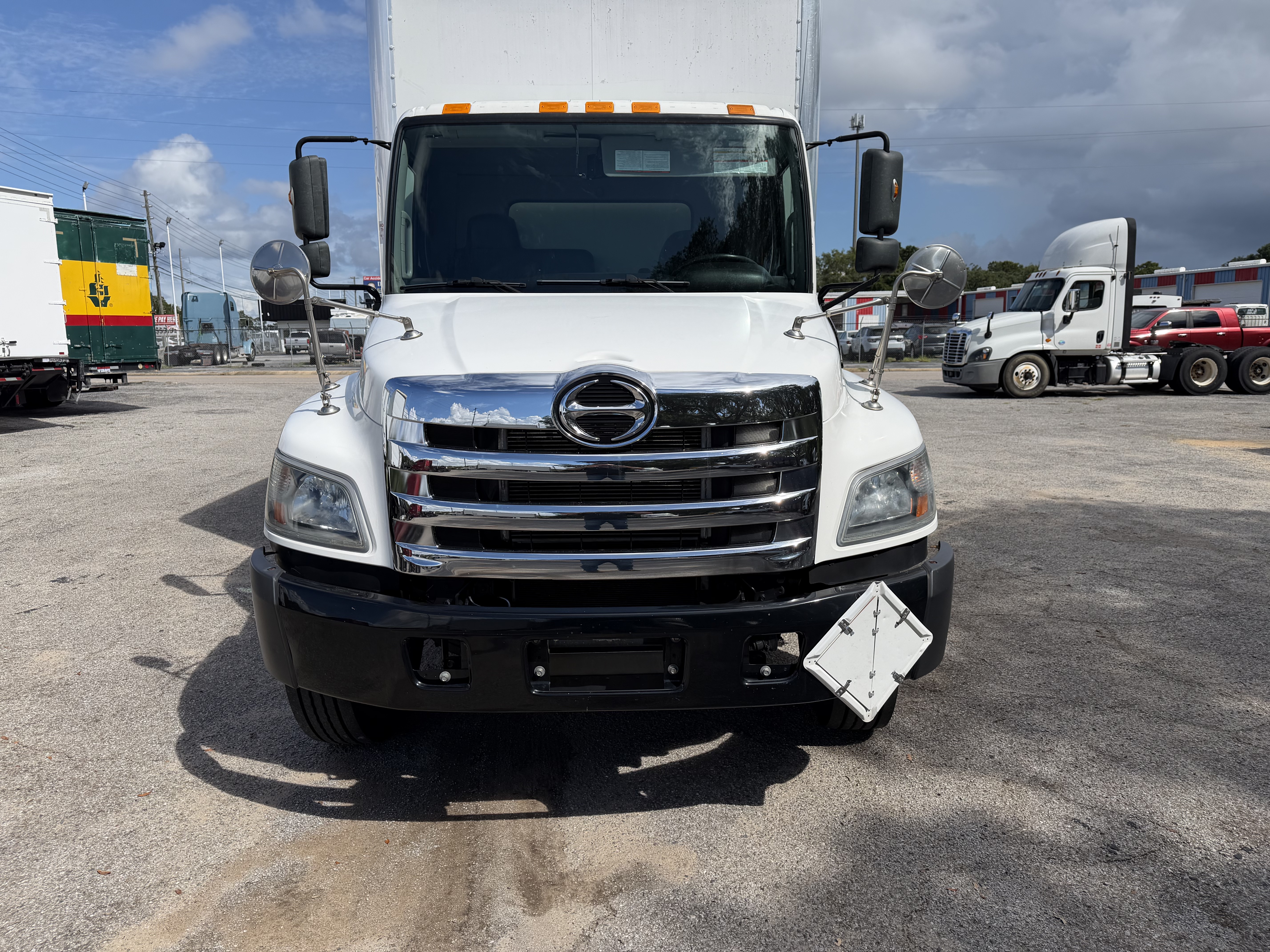 Used 2020 HINO 338