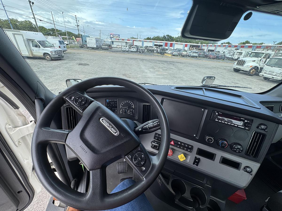 Used 2022 Freightliner® CASCADIA 126