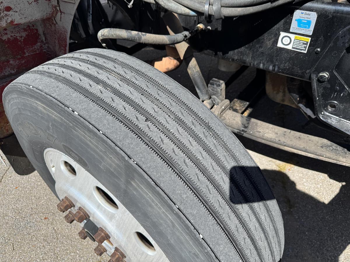 Used 2006 Peterbilt 385