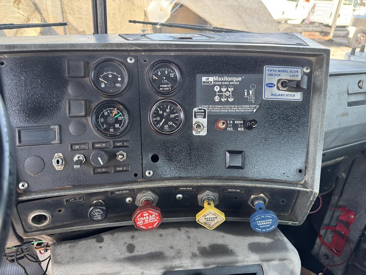 Used 1990 MACK RD 688S