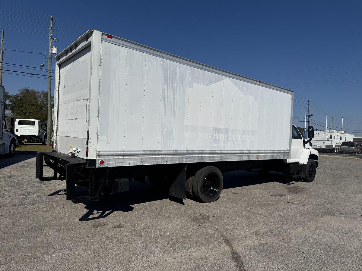 Used 2005 CHEVROLET C6500
