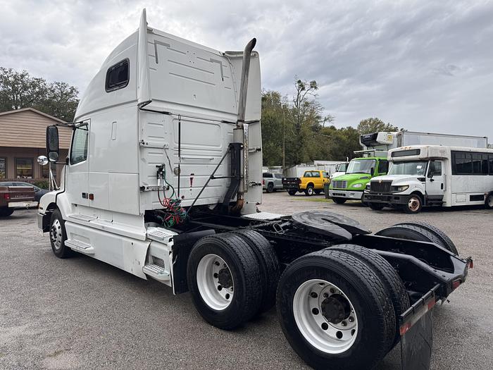 Used 2003 VOLVO VNL 64T