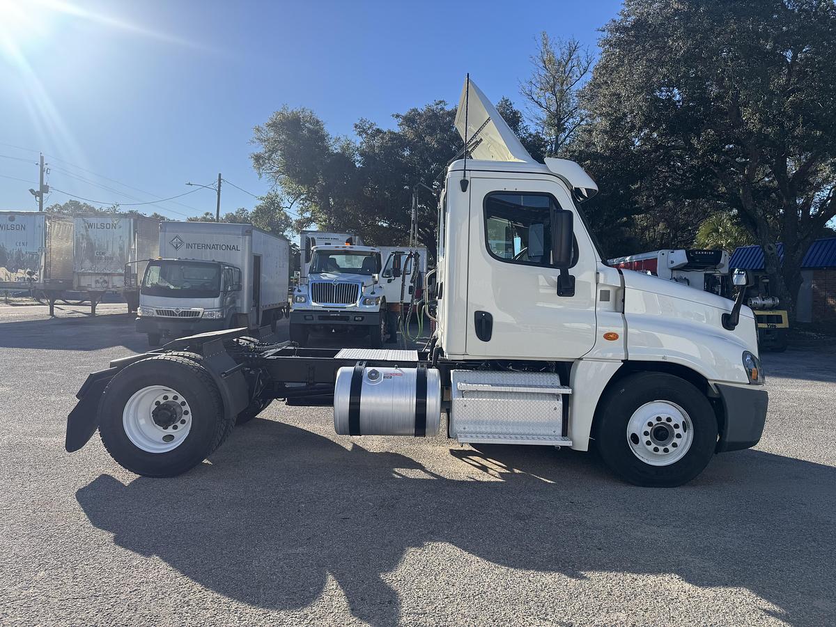 Used 2019 Freightliner® CASCADIA