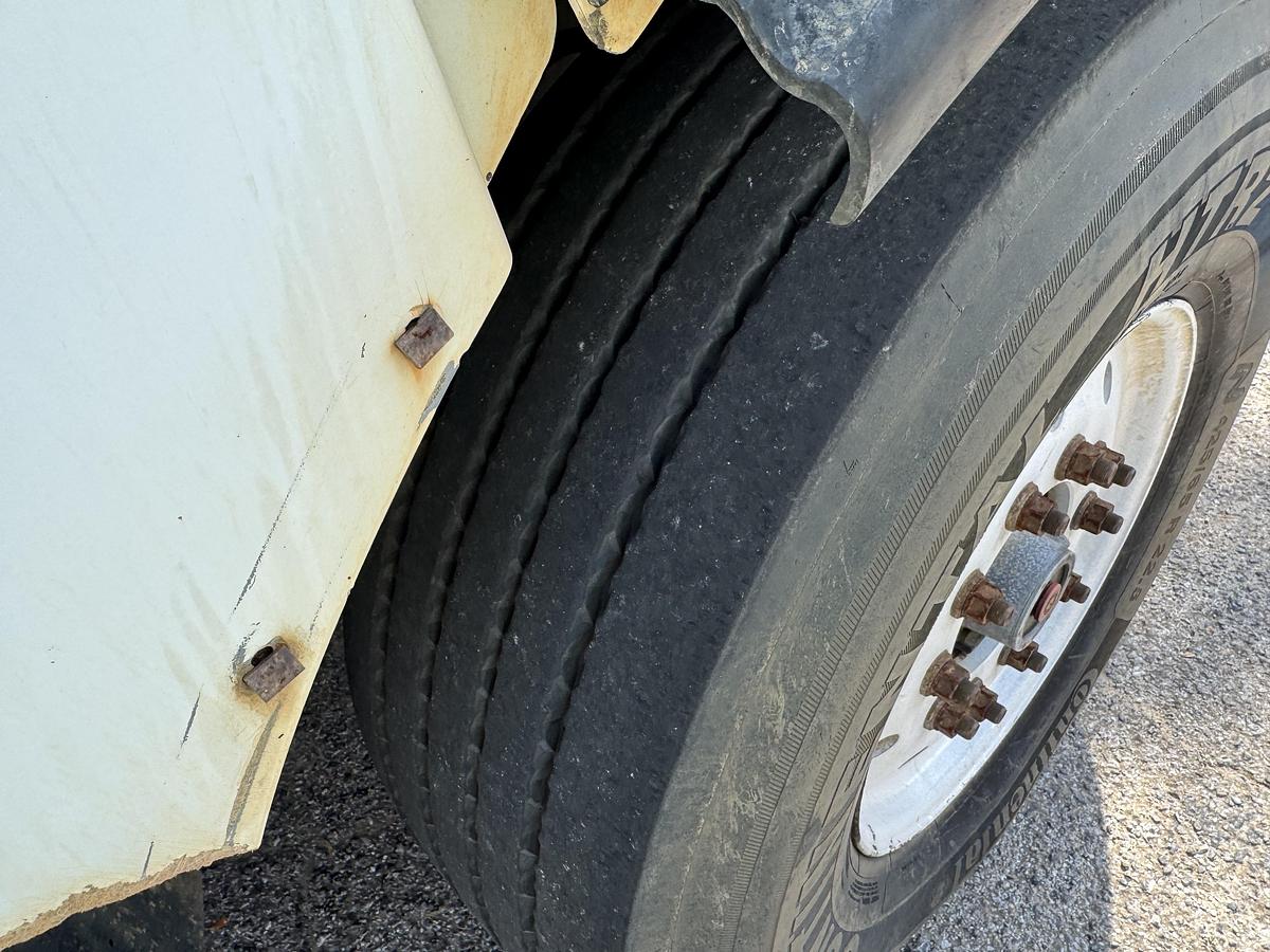 Used 2006 STERLING LT9500