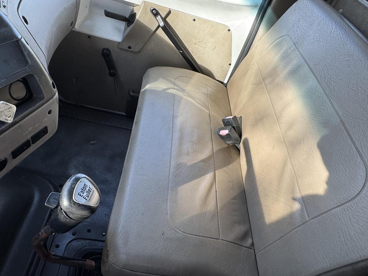 Used 2006 STERLING LT9513