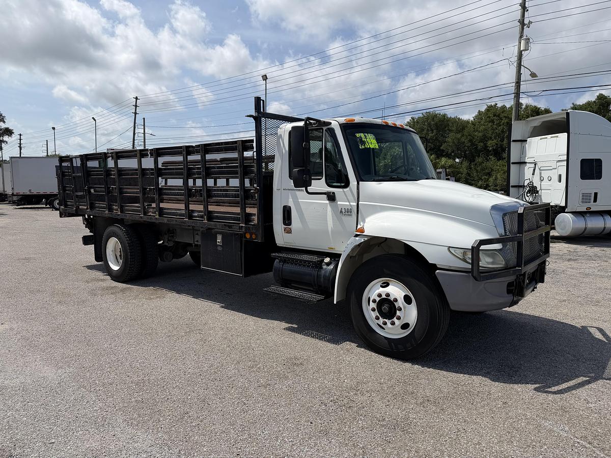 Used 2004 INTERNATIONAL 4300