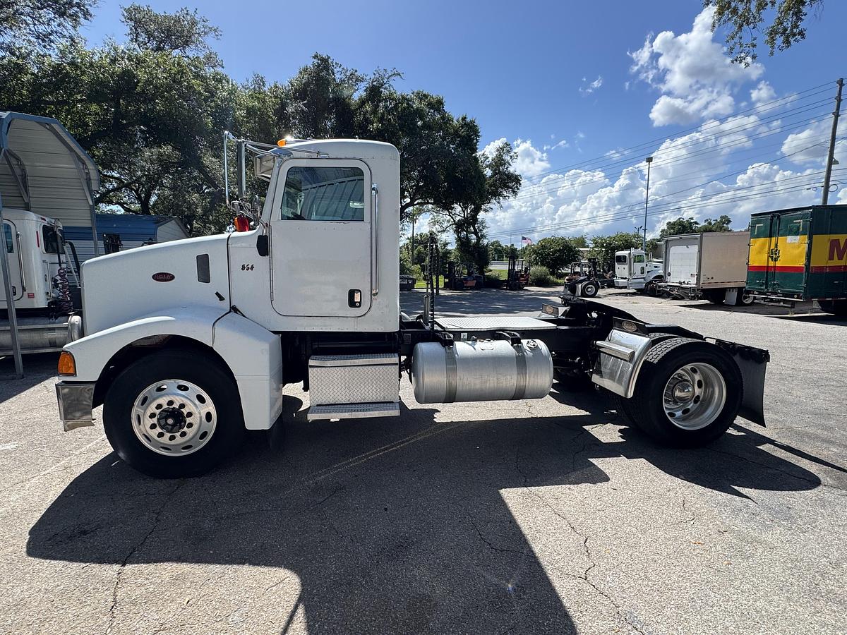 Used 2006 Peterbilt 385