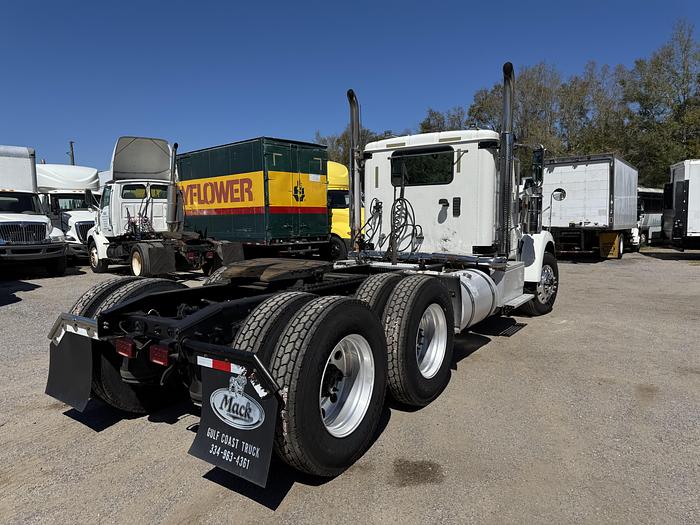 Used 2016 International® 9900i