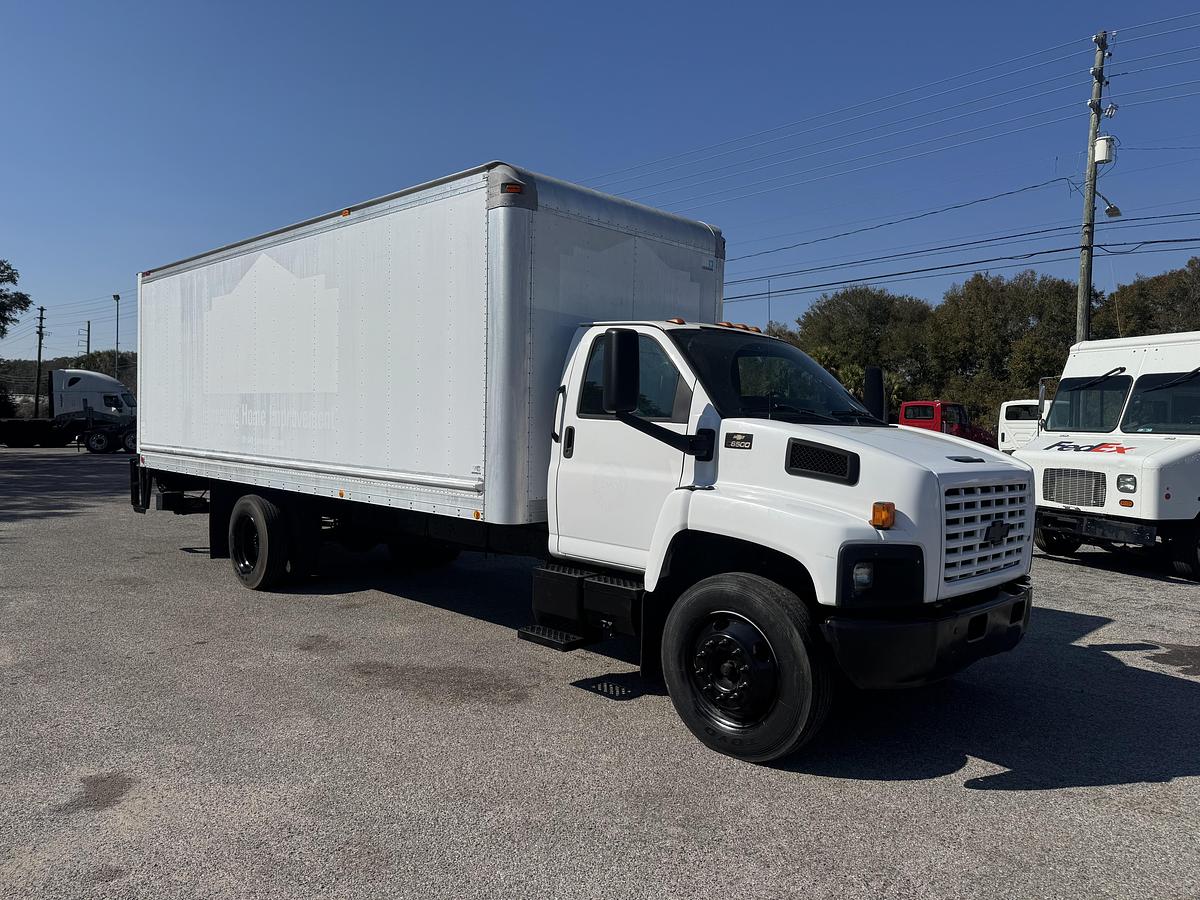 Used 2005 CHEVROLET C6500
