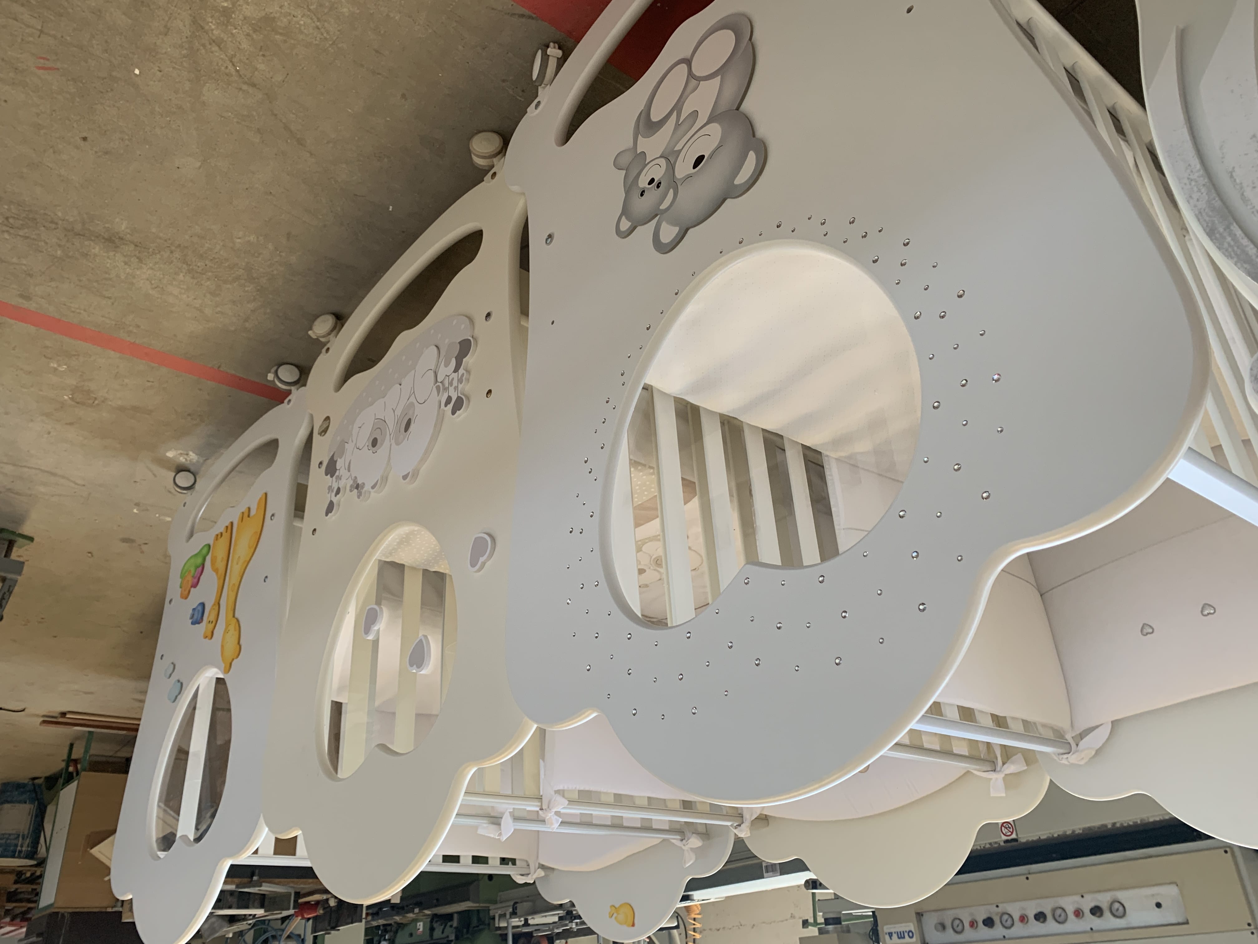 Usato Magazzino completo di una fabbrica di produzione lettini di alta qualità