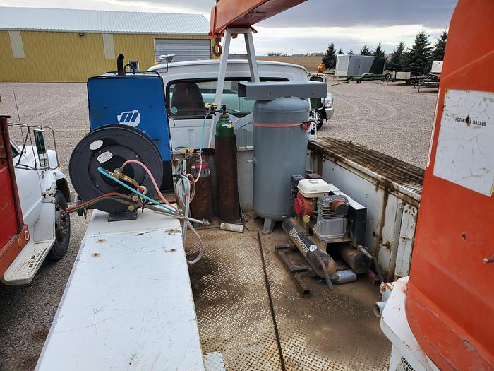 Used Ford L8000 Service Truck w/ Crane