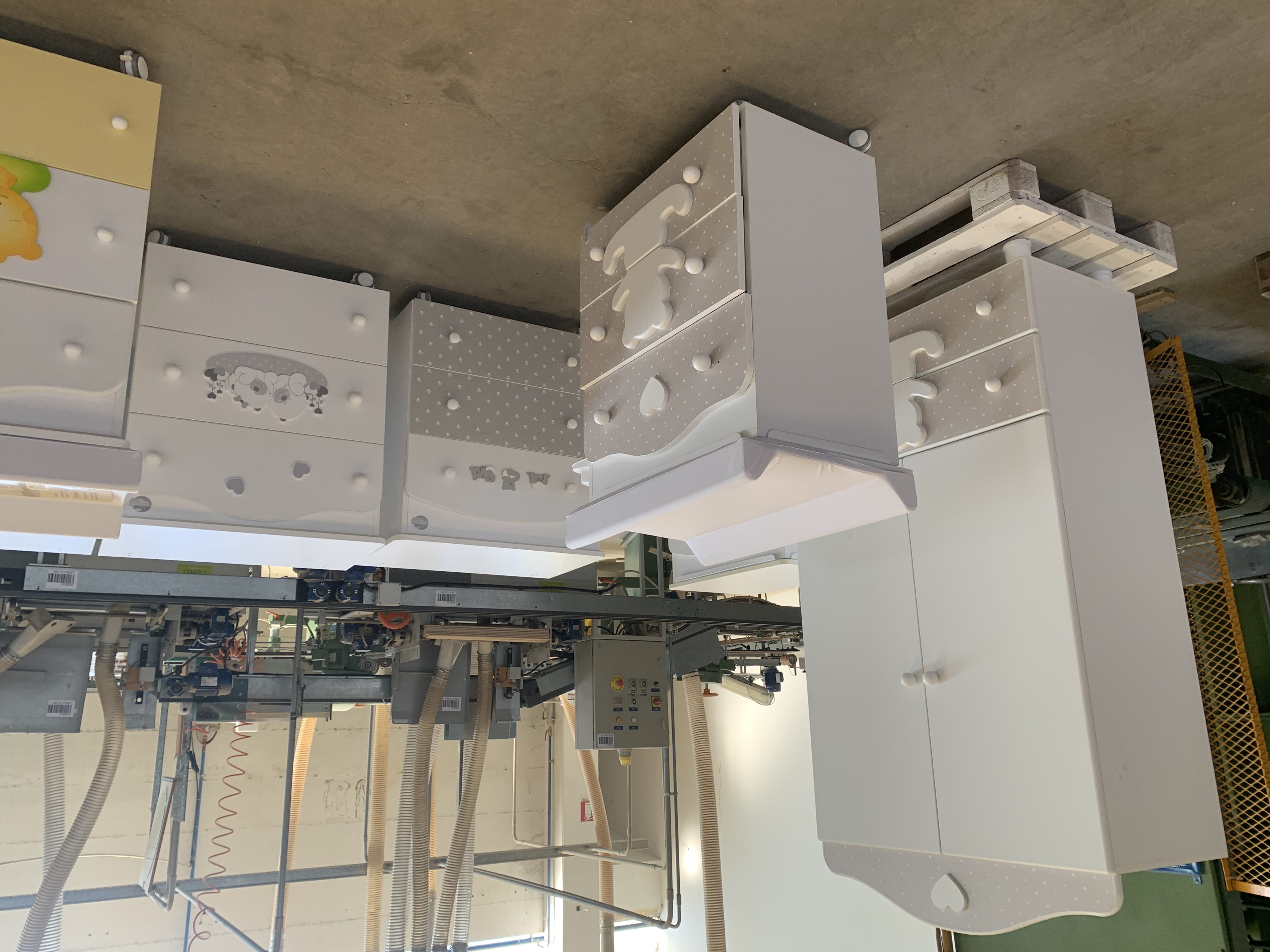 Usato Magazzino completo di una fabbrica di produzione lettini di alta qualità