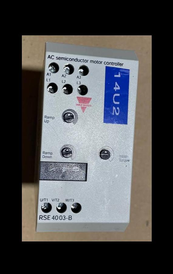 Used LENZE Low-voltage switching and control devices IEC EN60947 M22-K01