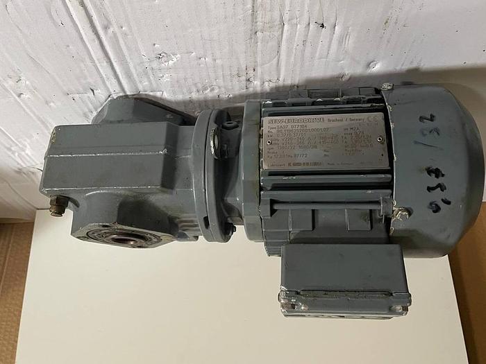 Used LENZE 32699 Extertal 3 ∼ Mot EN60034 GSS04-2M VAR 071C42
