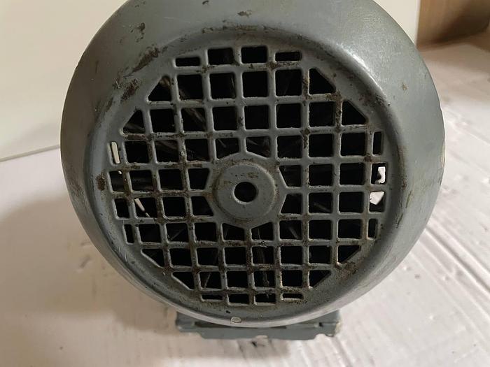 Used LENZE 32699 Extertal 3 ∼ Mot EN60034 GSS04-2M VAR 071C42