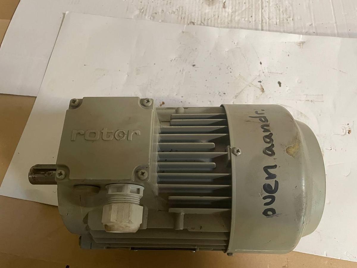 Used ROTOR nl 3 ∼ Mot IEC/EN 60034 5RN90L06  UD 0405/143482-003-11