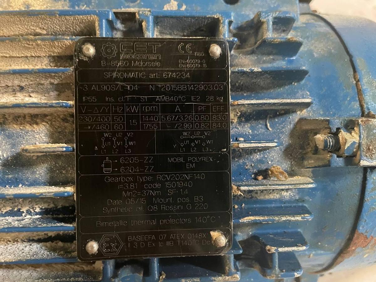 Used SEW-EURODRIVE 3∼ IEC60034 Inverter duty VPWM RF47 DRE100LC4