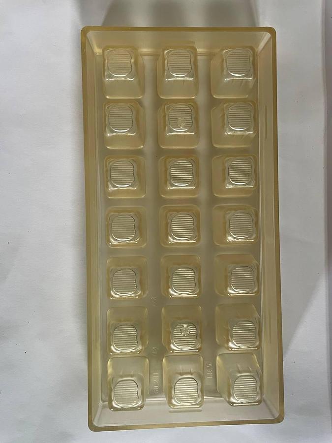 Used BakeProject B.V. Molds for the production of chocolates.