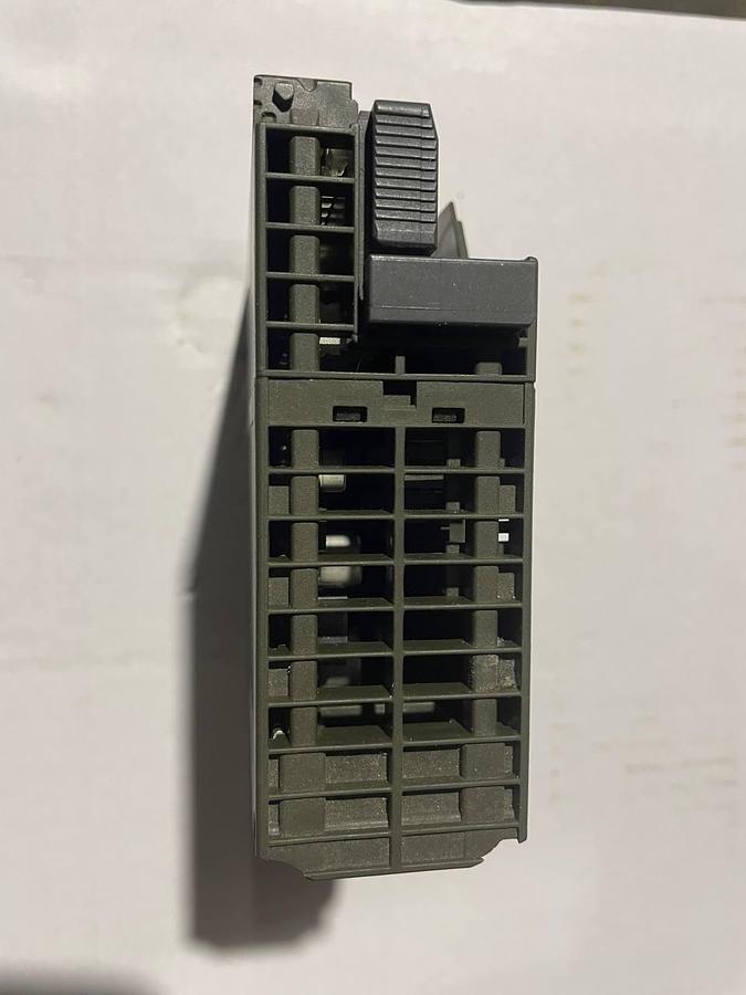 Used 2001 SIEMENS 6ES7 321-1BH02-0AA0 SIMATIC S7