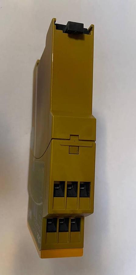 Used Pilz PNOZ X2 Safety Relay